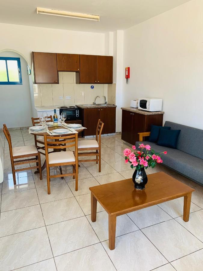 Kefalonitis Hotel Apartments Paphos Eksteriør billede