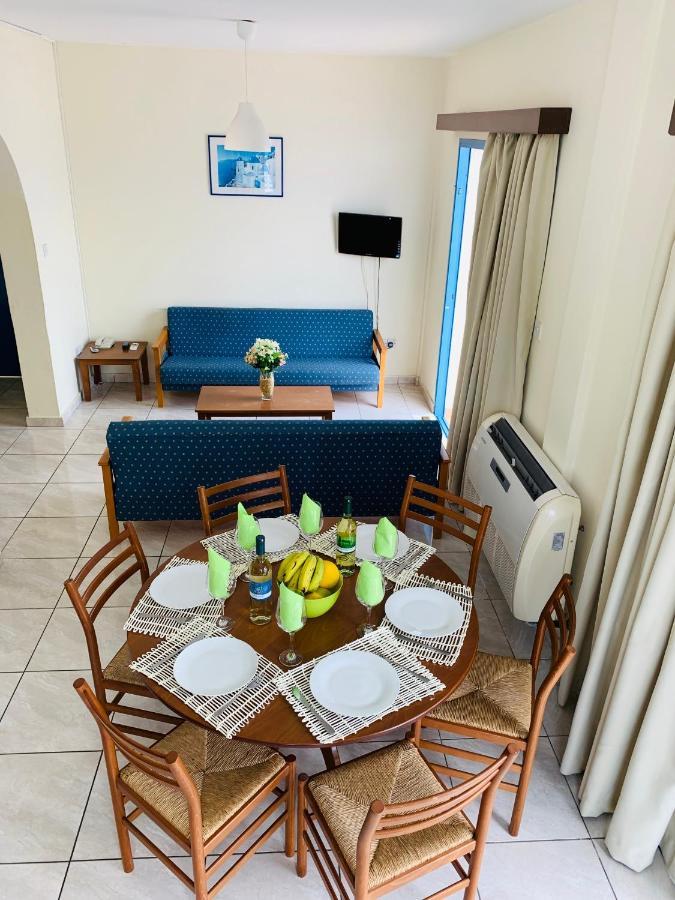 Kefalonitis Hotel Apartments Paphos Eksteriør billede