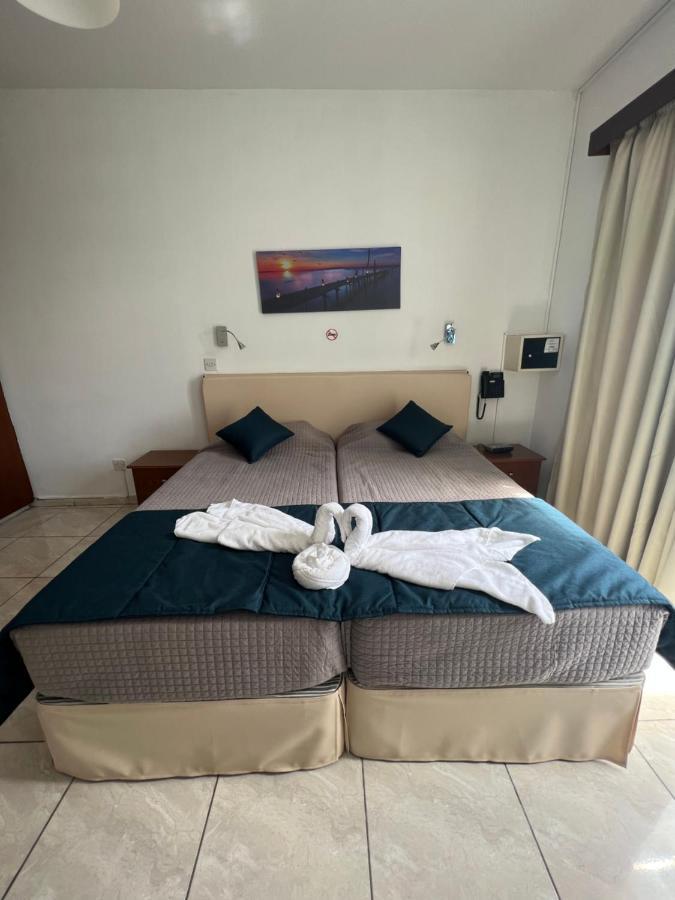 Kefalonitis Hotel Apartments Paphos Eksteriør billede