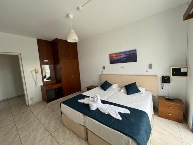 Kefalonitis Hotel Apartments Paphos Eksteriør billede