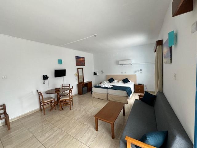 Kefalonitis Hotel Apartments Paphos Eksteriør billede