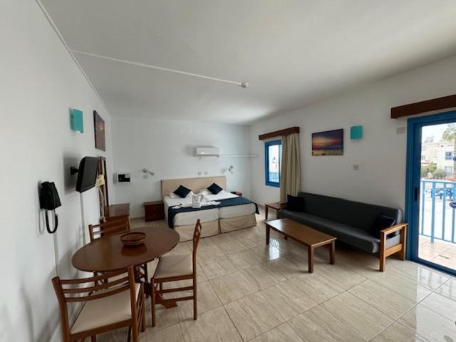 Kefalonitis Hotel Apartments Paphos Eksteriør billede
