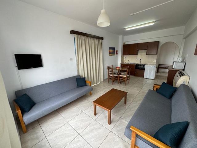 Kefalonitis Hotel Apartments Paphos Eksteriør billede