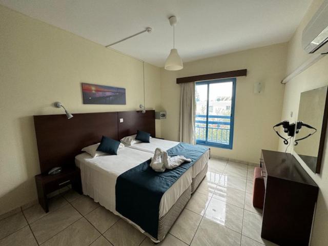 Kefalonitis Hotel Apartments Paphos Eksteriør billede