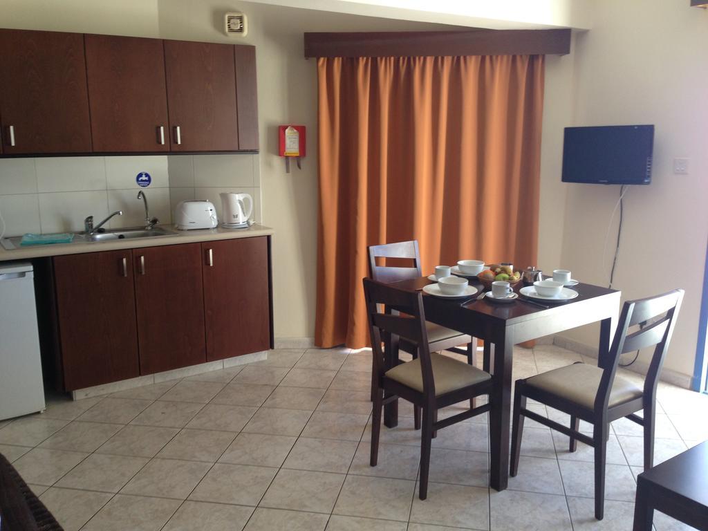 Kefalonitis Hotel Apartments Paphos Eksteriør billede