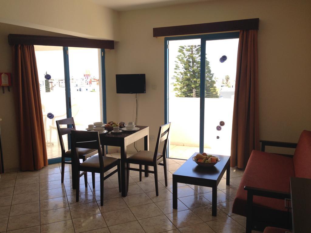 Kefalonitis Hotel Apartments Paphos Eksteriør billede