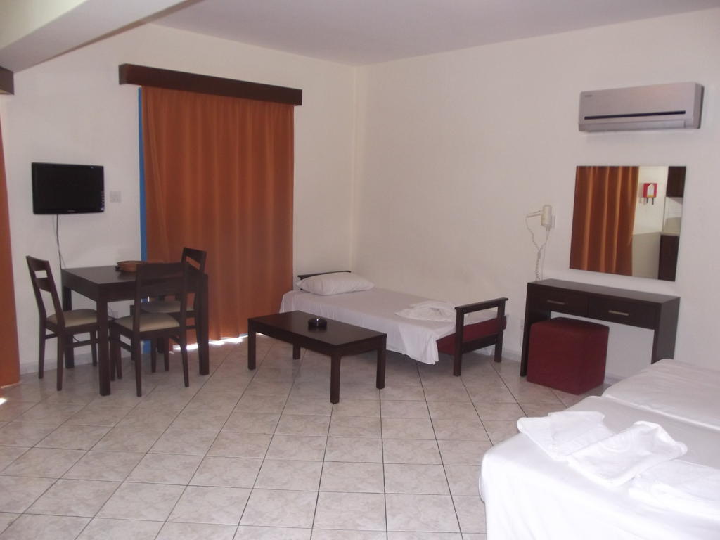 Kefalonitis Hotel Apartments Paphos Værelse billede